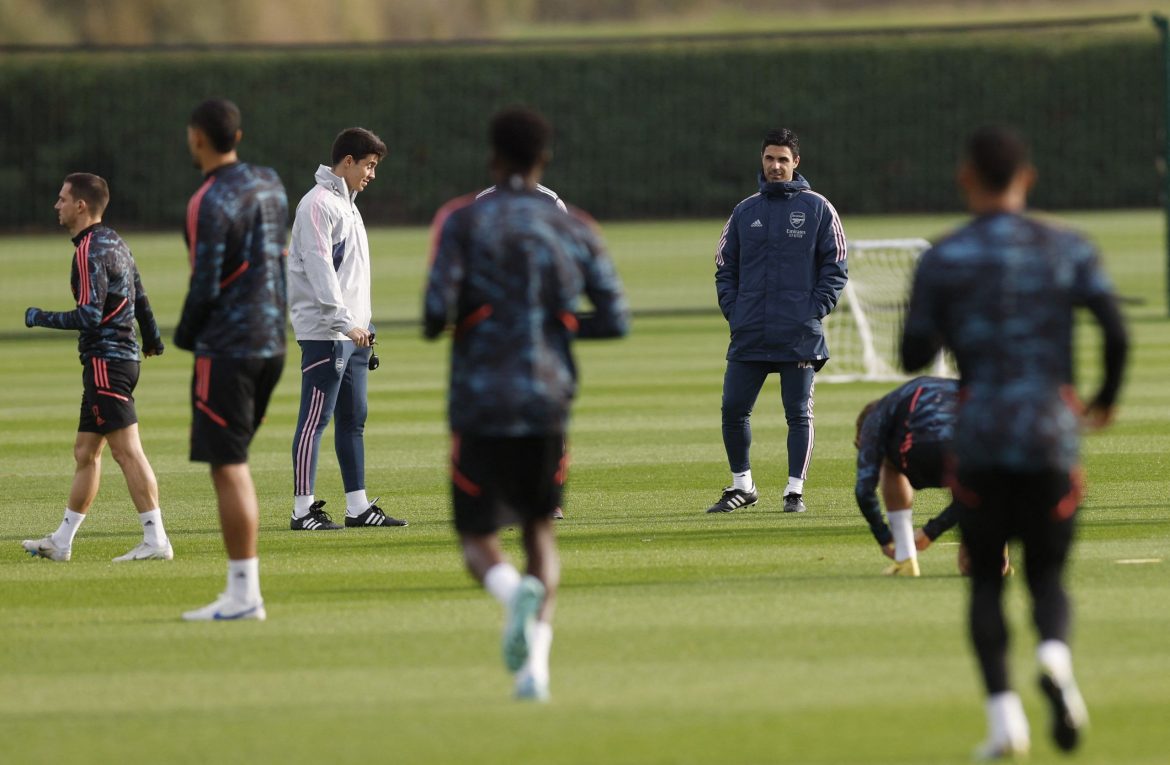Arsenal must hand debut to Cozier-Duberry